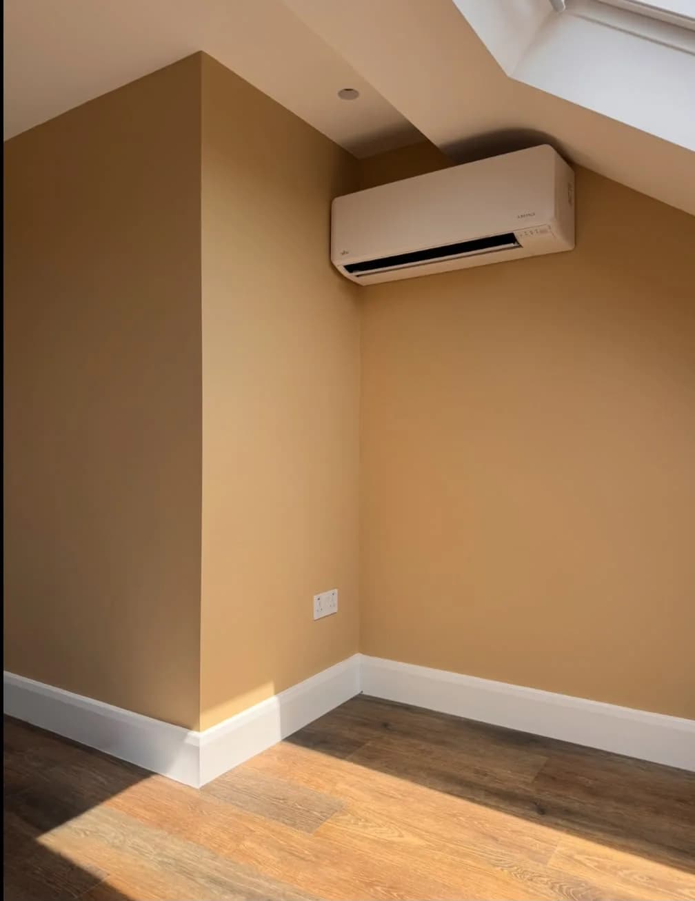 Loft Conversion Cooling - Fujitsu wall-mounted split air conditioning project by Knights